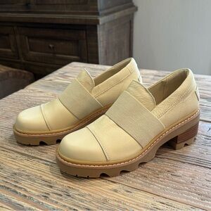 Sorel Joan Now Loafer Chunky Heel Lug Sole 9